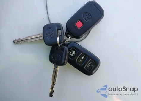 2005 Toyota Camry Le z USA, uszkodzony, nr VIN 4T1BE32K05U094290